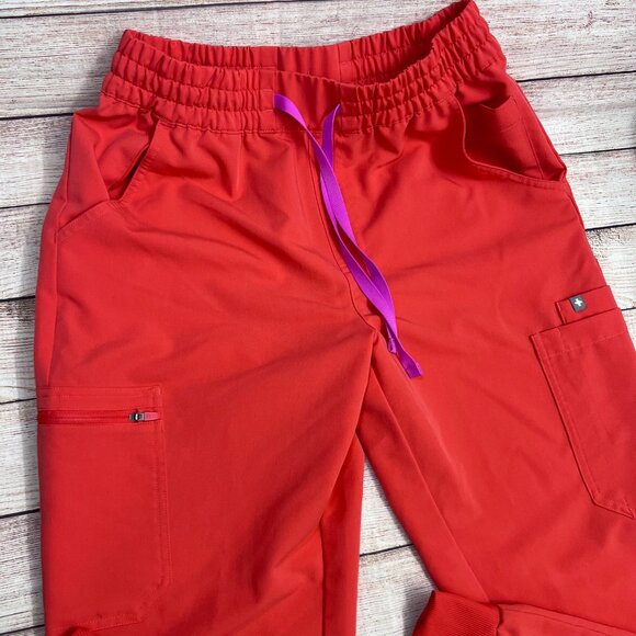FIGS Red Jogger Scrub Pants Women's Medium Cargo Zip Pocket Tapered Ribbed Cuff - Picture 9 of 9